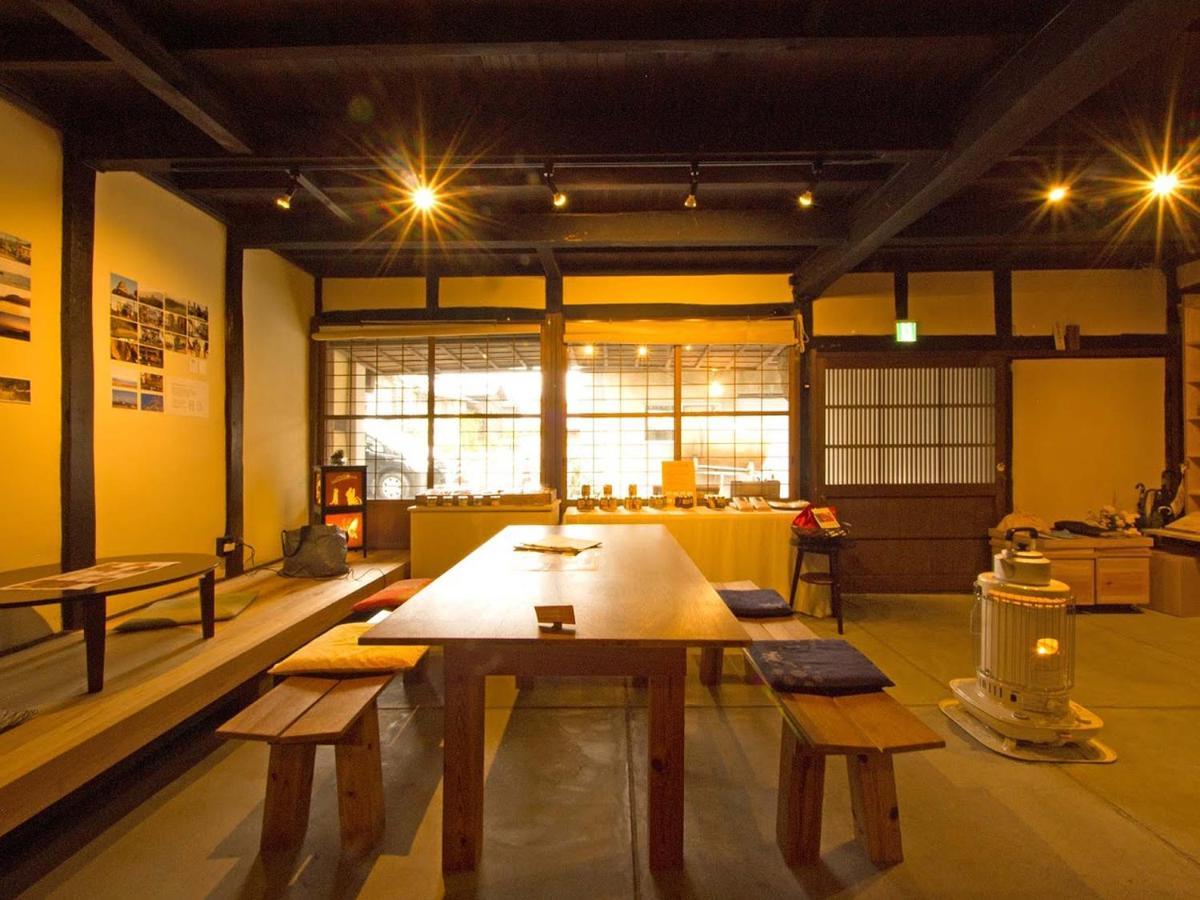Hostel & Tatami Bar Uchikobare -内子晴れ- Экстерьер фото