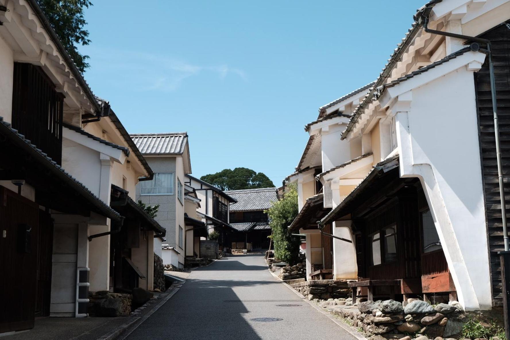 Hostel & Tatami Bar Uchikobare -内子晴れ- Экстерьер фото