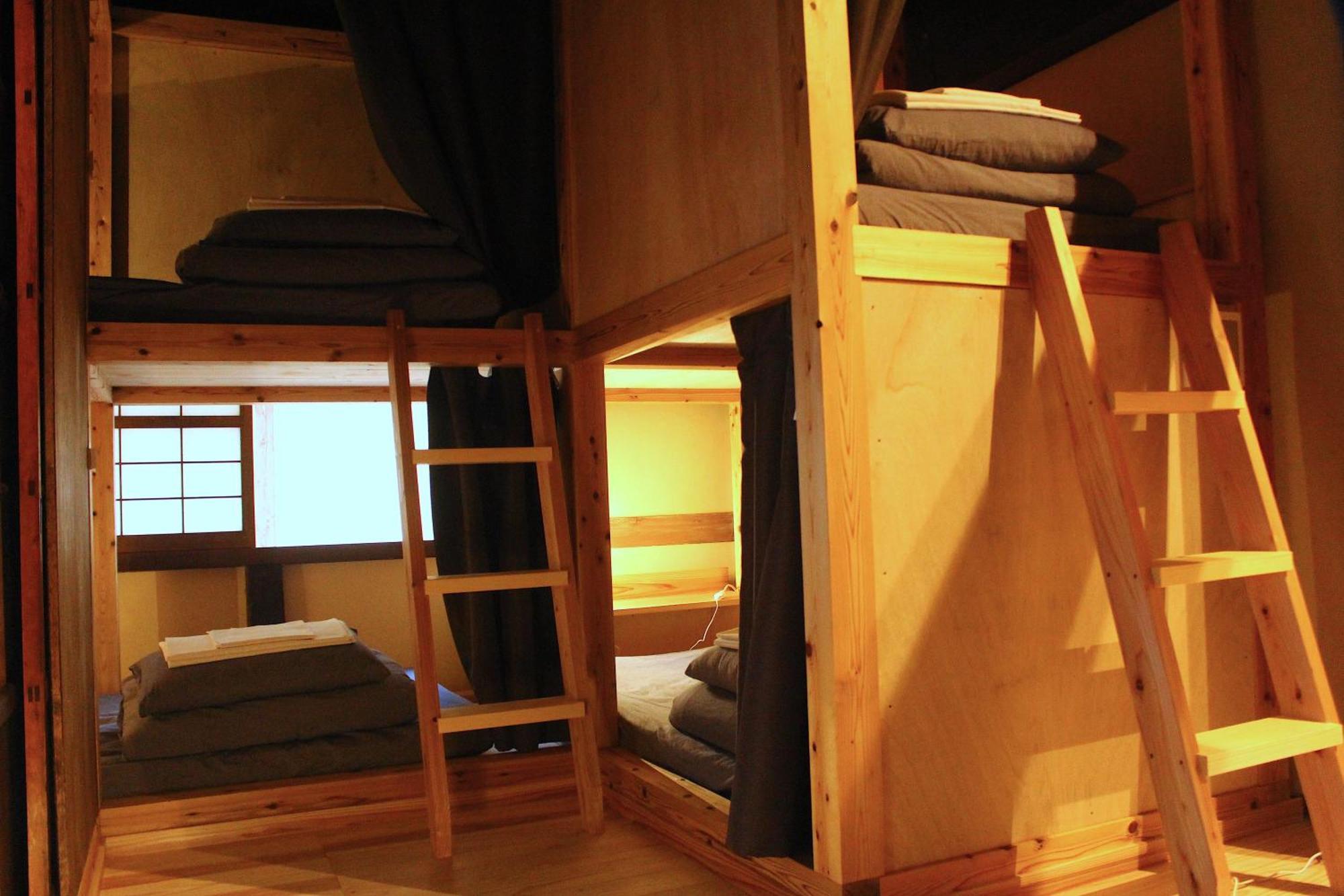 Hostel & Tatami Bar Uchikobare -内子晴れ- Экстерьер фото
