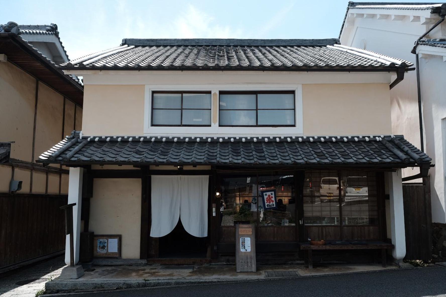 Hostel & Tatami Bar Uchikobare -内子晴れ- Экстерьер фото