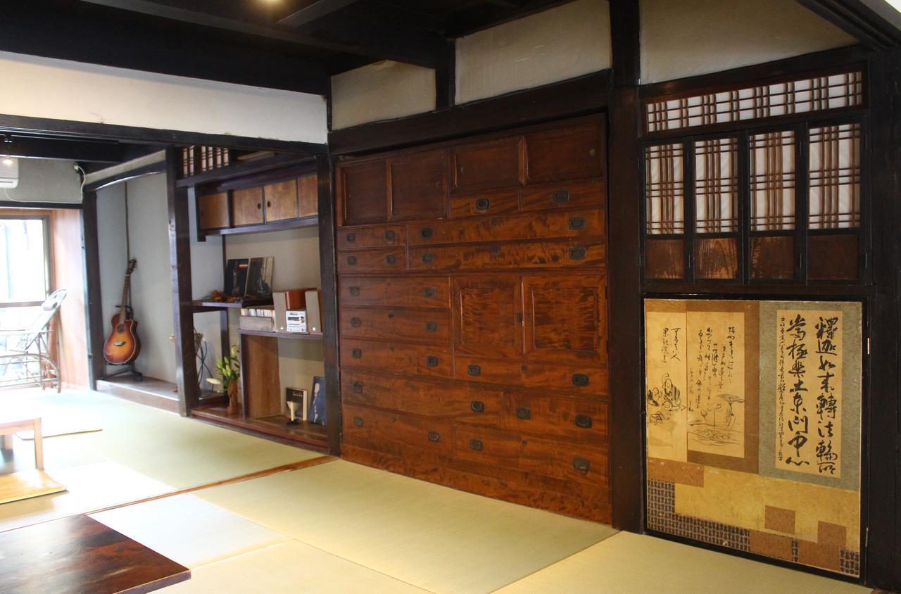 Hostel & Tatami Bar Uchikobare -内子晴れ- Экстерьер фото