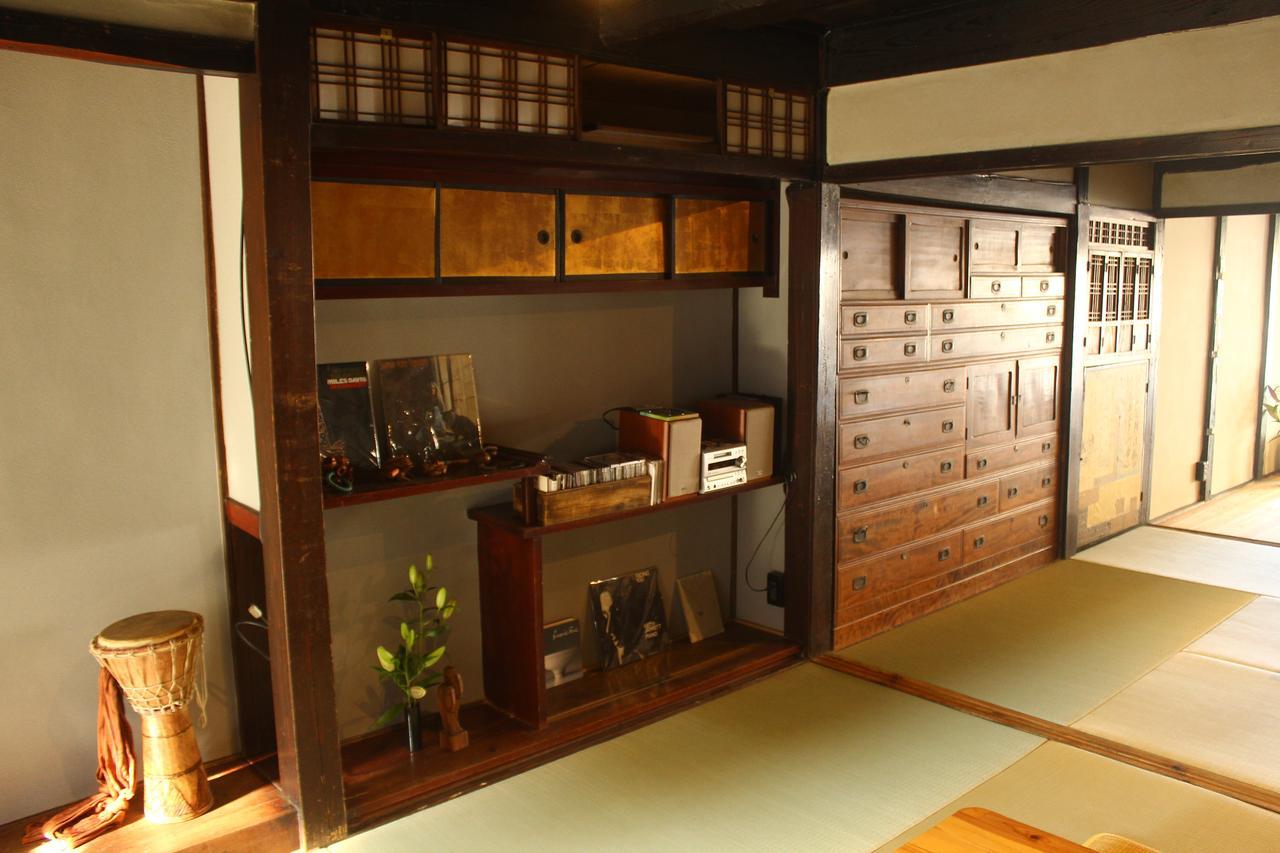 Hostel & Tatami Bar Uchikobare -内子晴れ- Экстерьер фото