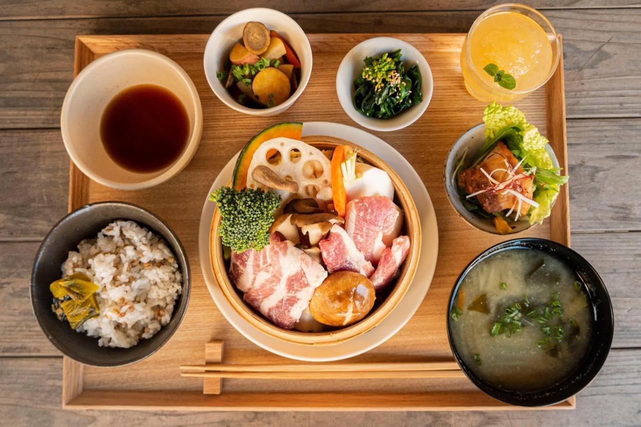 Hostel & Tatami Bar Uchikobare -内子晴れ- Экстерьер фото